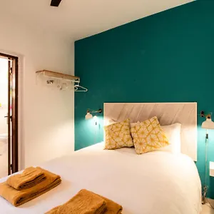 Gasthof Quinta Do Paraiso - Bed&shower