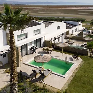 flamingo-view-suites.hotelschalkidiki.net/